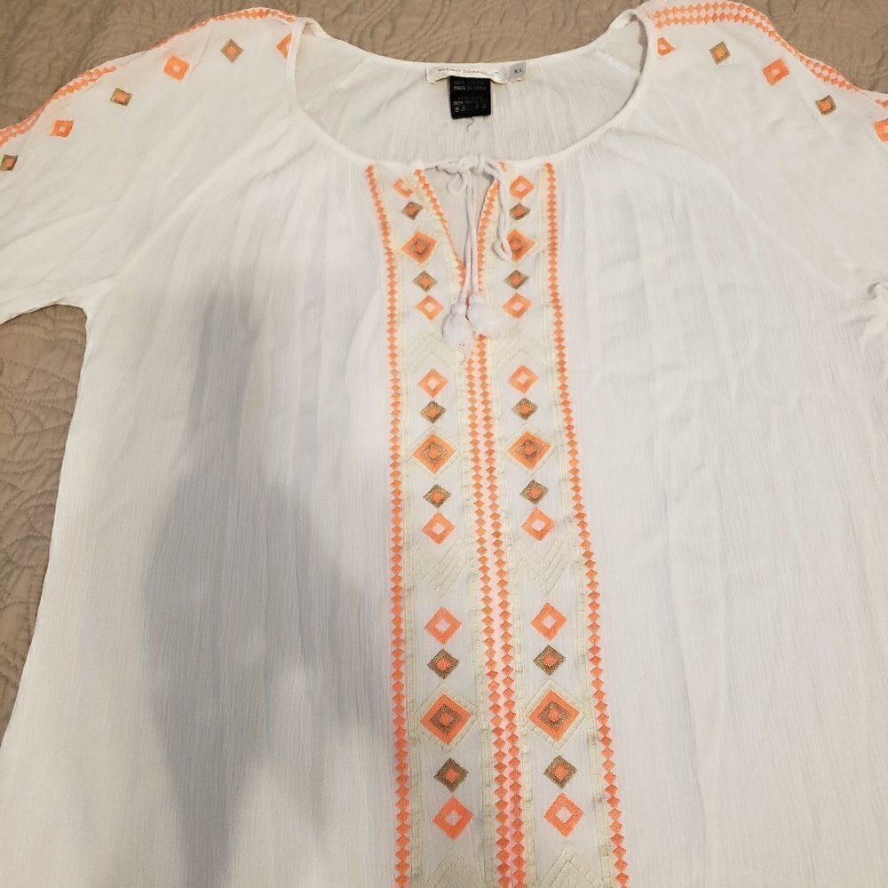 URBAN Mangoz Lightweight Peasant Top